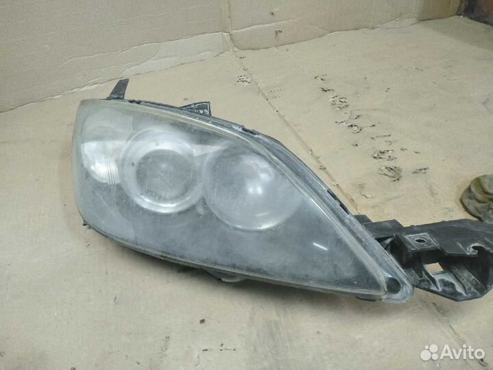Правая фара Mazda M3