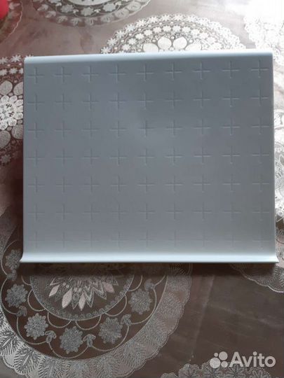 Подставка для книг и Набор дорожных брошюрок