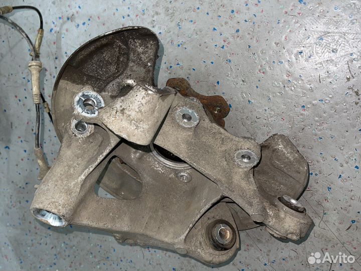 Опора подшипника колеса Л Зд BMW 7 G12 G11