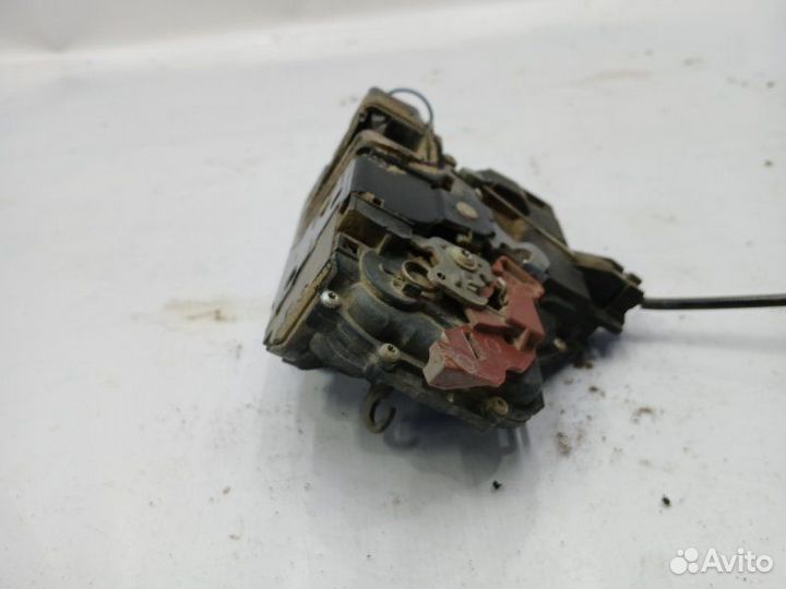 Замок боковой двери передний правый Skoda Fabia MK