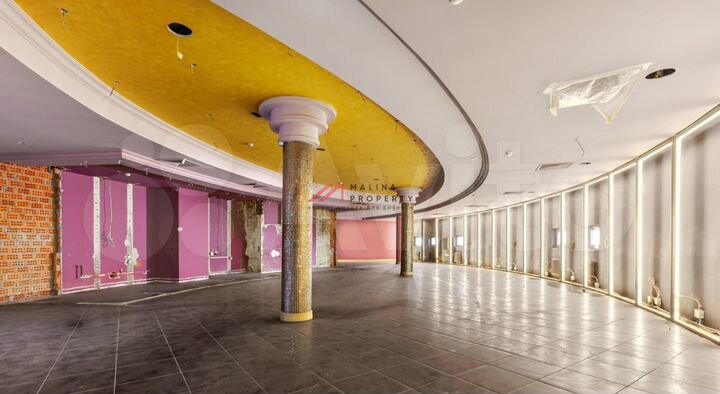 Сдам торговое помещение, 380 м²