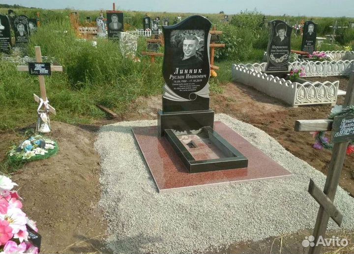 Благоустройство могил в Краснобродском