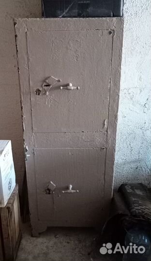 Продам сейф двухуровневый б/у