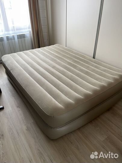 Надувной матрас intex