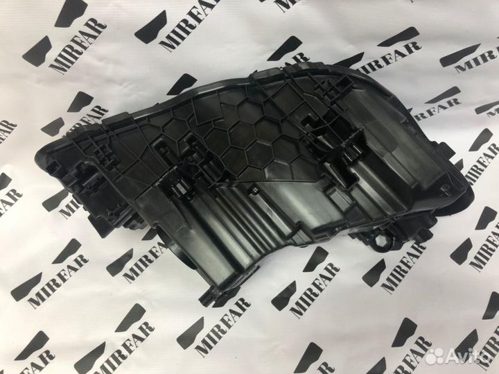 Левый корпус фары BMW X3/X4 G01 G02 2017-2021 Led