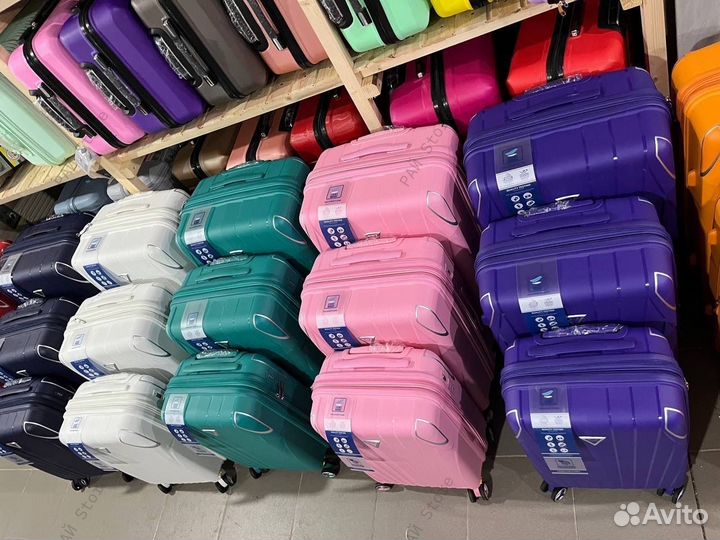 Чемодан из улучшенного полипропилена L