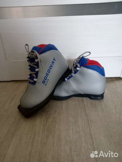 Лыжные ботинки