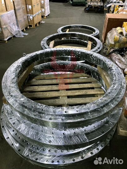 Поворотный круг Komatsu PC240LC-8K 206-25-00301