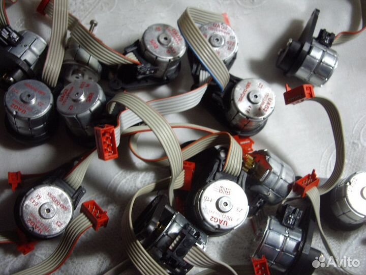 Моторчик шаговый 12 вольт для радиолюбителя