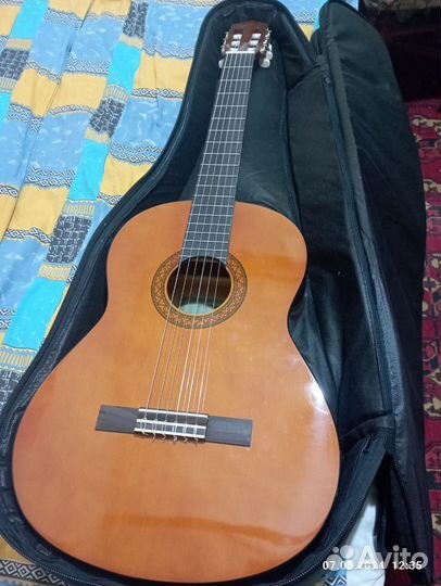 Классическая гитара yamaha c40