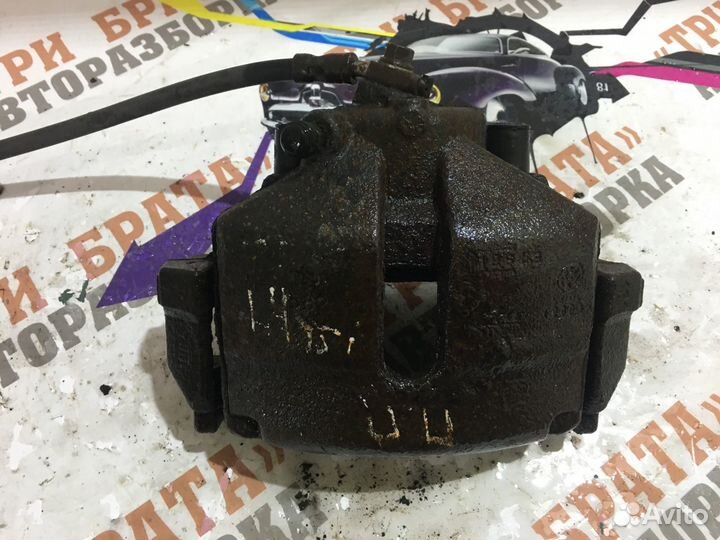 Фольксваген Пассат Суппорт передний Прав