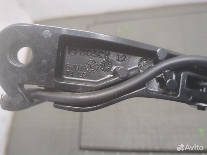 Щеткодержатель левый передний Alfa Romeo Stelvio 2016