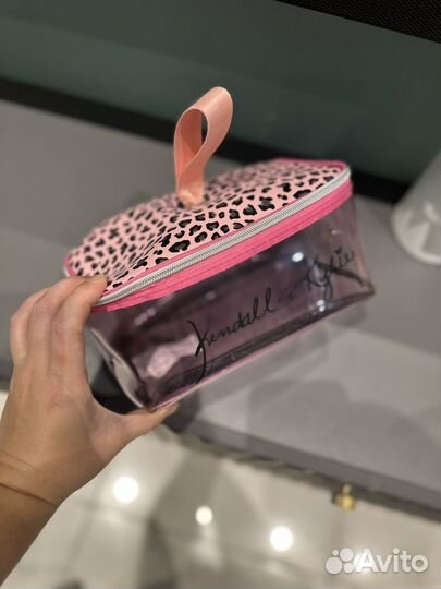 Косметичка Kendall+Kylie