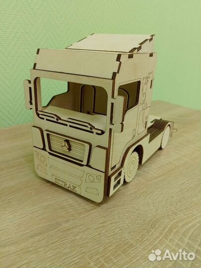 Грузовик Sitrak,Scania, Man