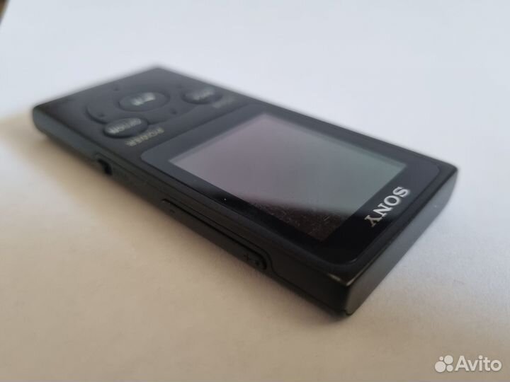 NW-E394 MP3 плеер Sony Walkman, черный