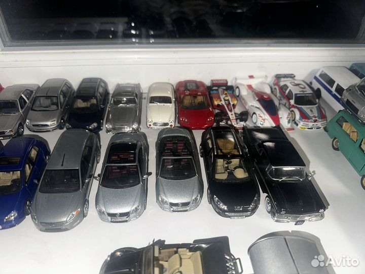 Коллекционные машинки 1;43