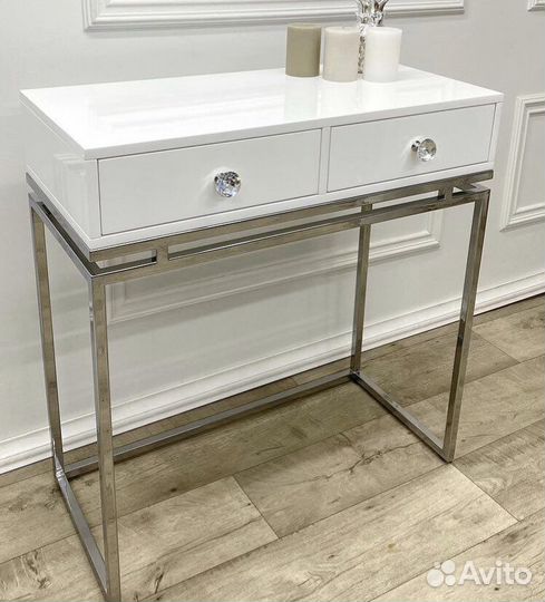 Столик консоль