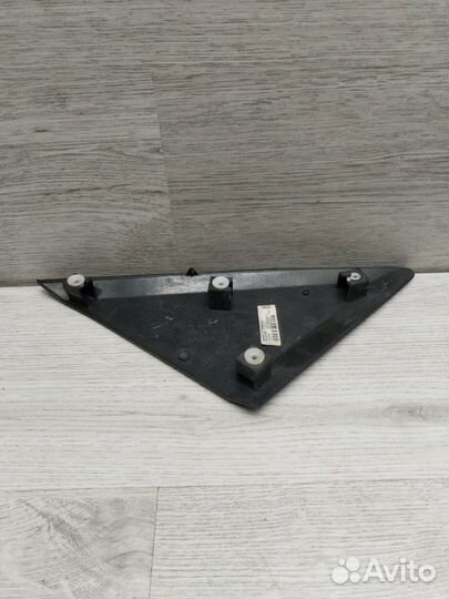 Накладка стойки двери передняя левая