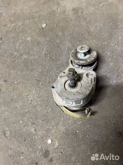 Натяжитель ремня генератора opel astra h z18xer