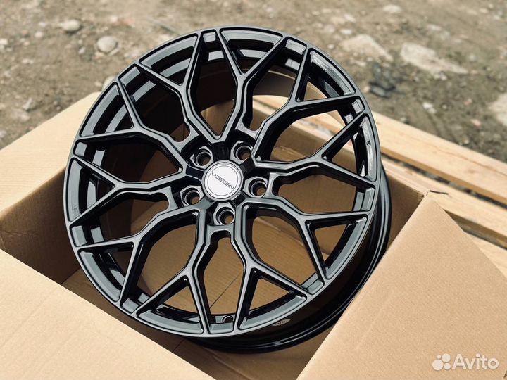 Диски Vossen HF-2 R18 5x114.3