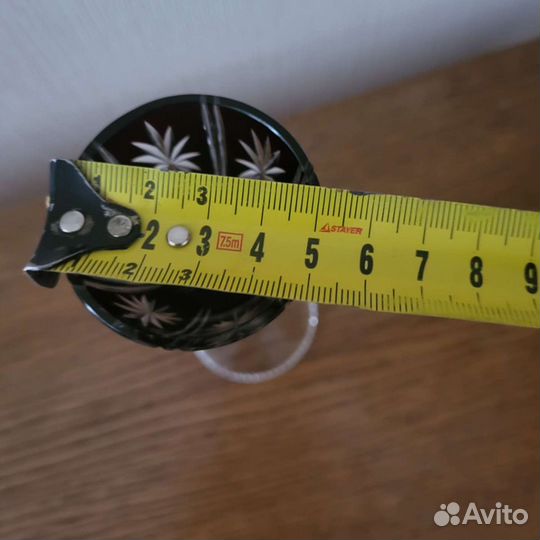 Старинные рюмки на ножке,цветной хрусталь