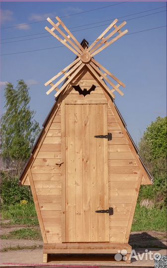 Уличный туалет деревянный