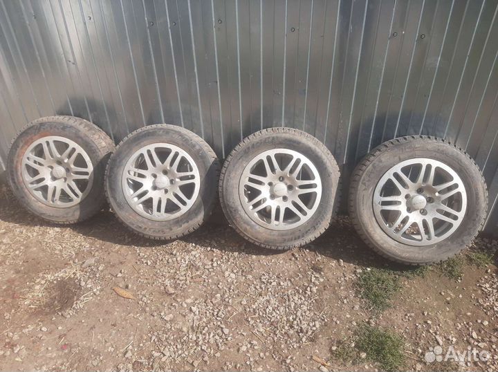 Bridgestone Ice Cruiser 5000 19.5/65 R15