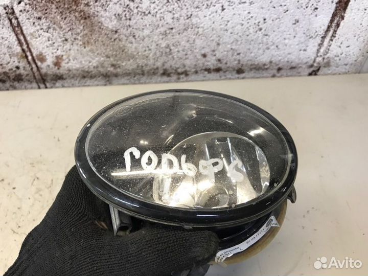 Фара противотуманная левая Volkswagen Golf 6