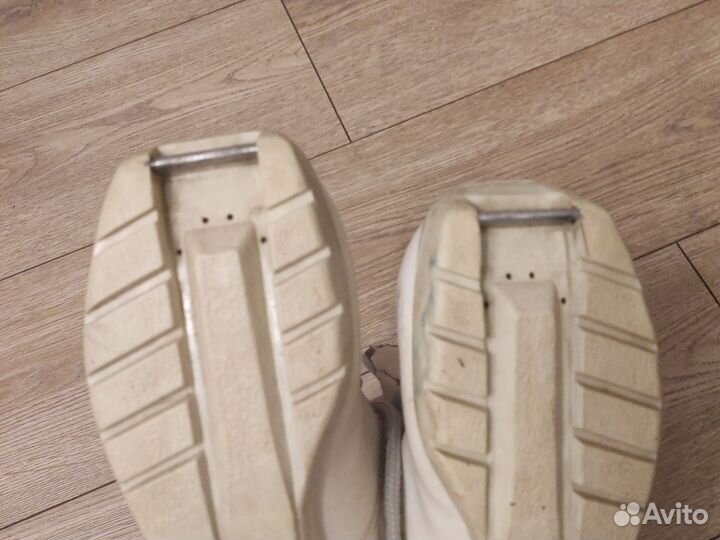 Лыжные ботинки 35