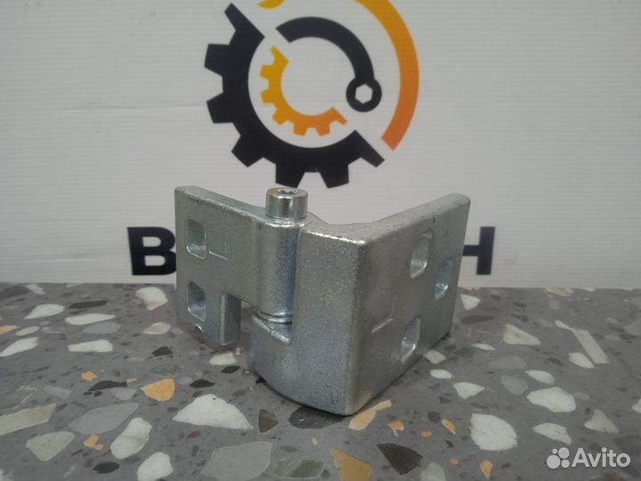 Петля левой двери Mercedes Atego A9737200737