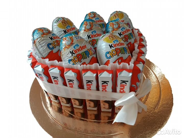 Корзинка с киндерами