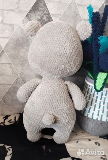 Медвежонок Моня из плюшевой пряжи