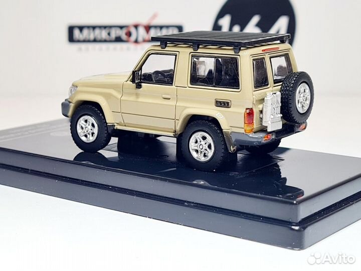 Модель Para 1/64 Toyota Land Cruiser LC71 Песчаный