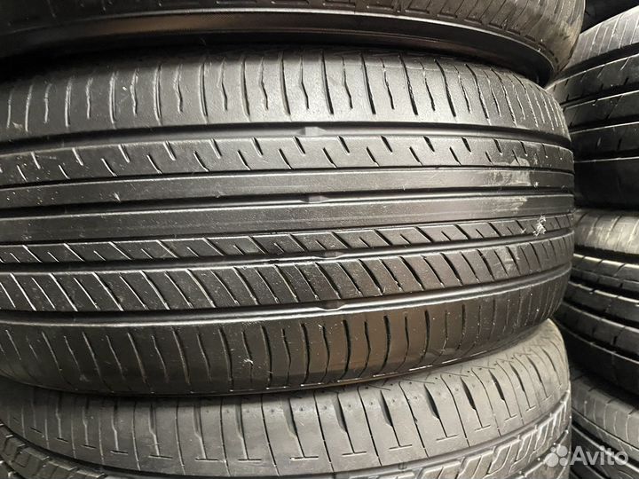 Yokohama Advan dB V552 215/55 R17