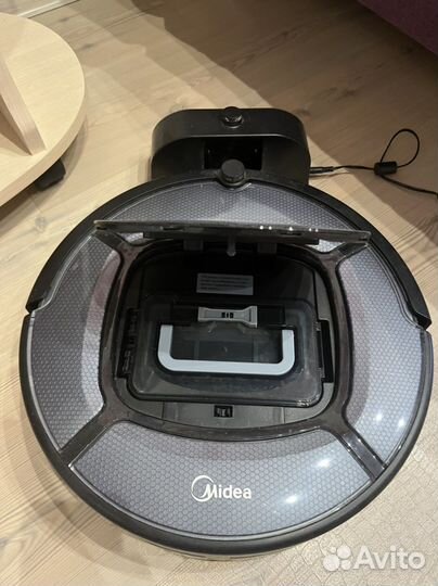 Робот пылесос midea
