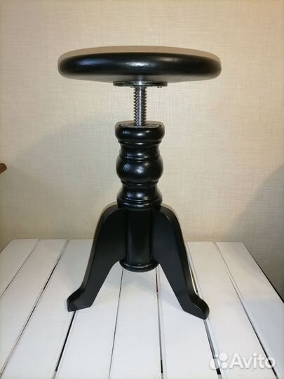 Стул для пианино винтовой
