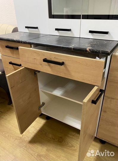 Кухня Брауни Вотан/Белый 2,6 метра (новая)