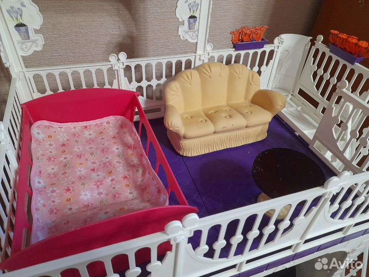 Кукольный домик с мебелью