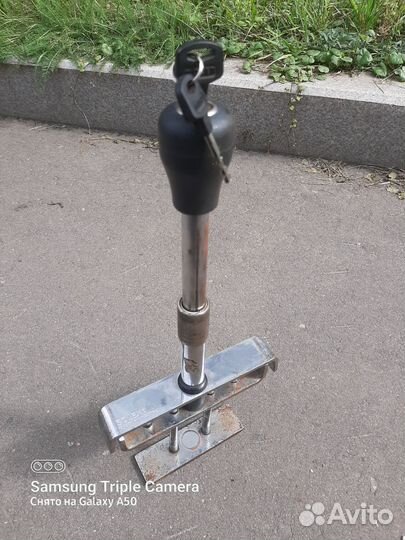 Противоугонный замок на ппдаль тормоза
