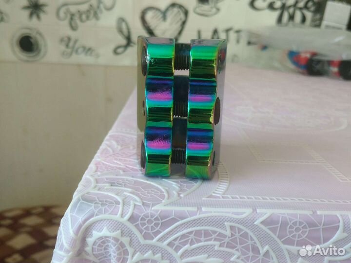 Зажим для трюкового самоката