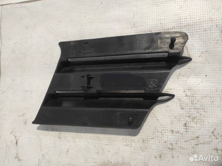 Заглушка противотуманной фары правая Man Tgx