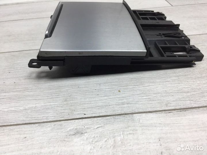 Пепельница Audi A7 седан cduc 2010