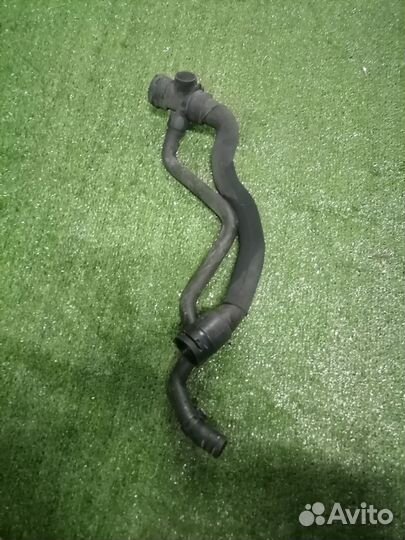 Патрубок охлаждения (радиатора) 8E0121049L Audi A4