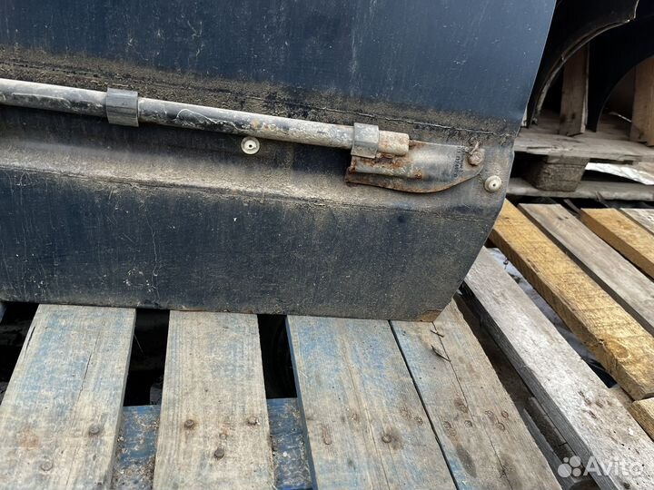 Дверь передняя правая volkswagen passat b3 Седан