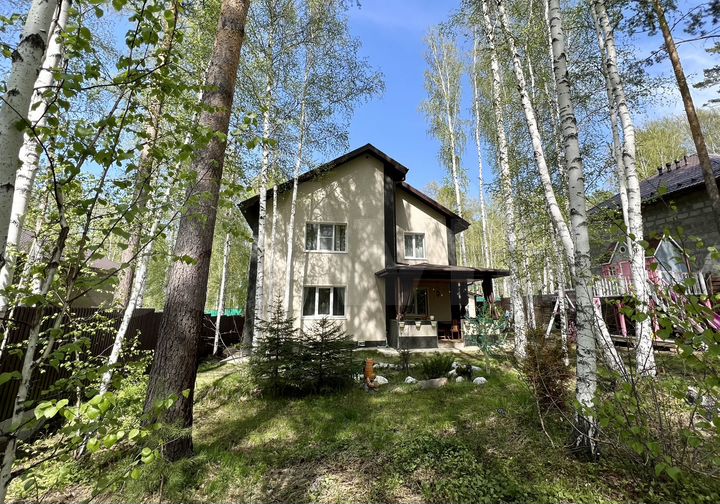 Дом 225 м² на участке 10 сот.