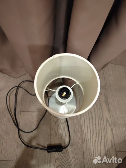 Настольная лампа IKEA белая