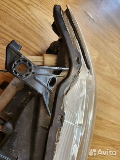 Фары передние Mazda Familia/Protege/323