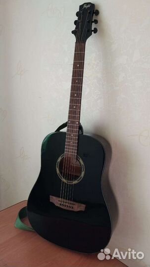 Акустическая гитара