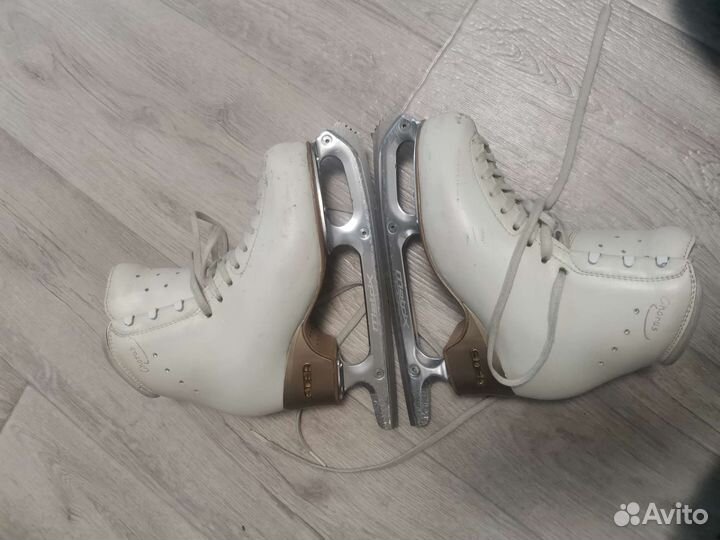 Фигурные коньки edea chorus 225,230