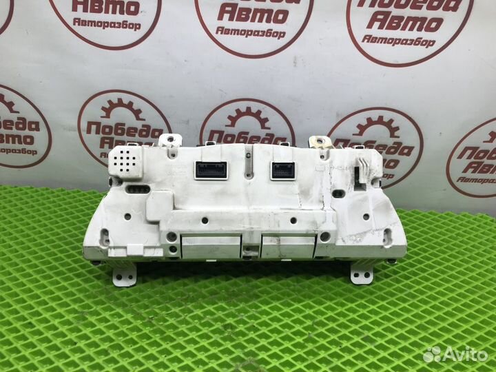 Щиток приборов toyota camry